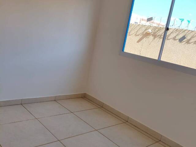 #11 - Apartamento para Venda em Valparaíso de Goiás - GO - 2