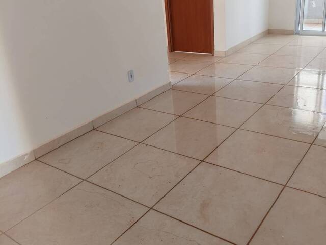 #11 - Apartamento para Venda em Valparaíso de Goiás - GO - 3